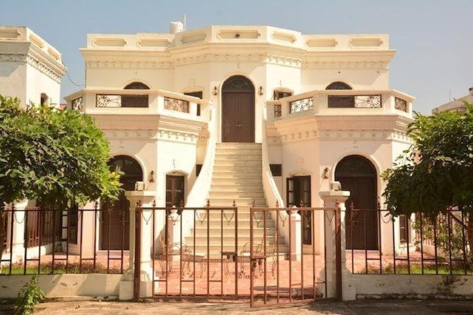 Отель A Mansion Kashipur Экстерьер фото