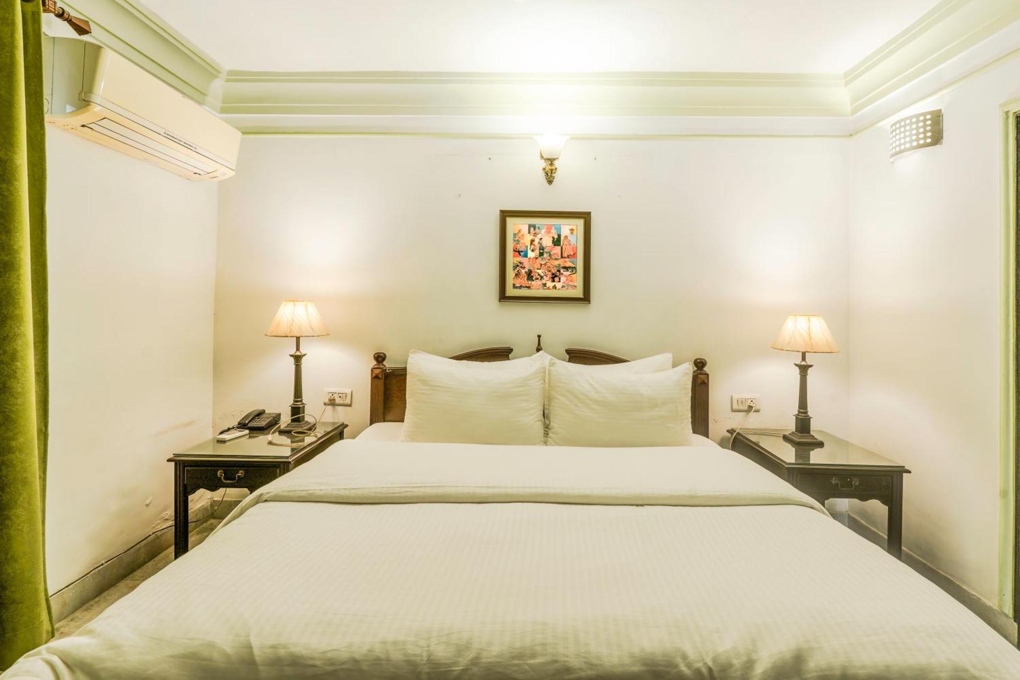 Отель A Mansion Kashipur Экстерьер фото